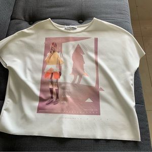 Graphic top